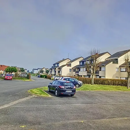 4 Personnes Pres De La Avec Terrasse Et Parking - Fr-1-746-34 Courseulles-sur-Mer